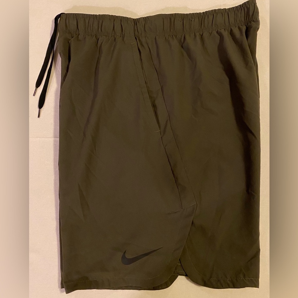 Nike Dri-Fit Men’s Shorts 
Large